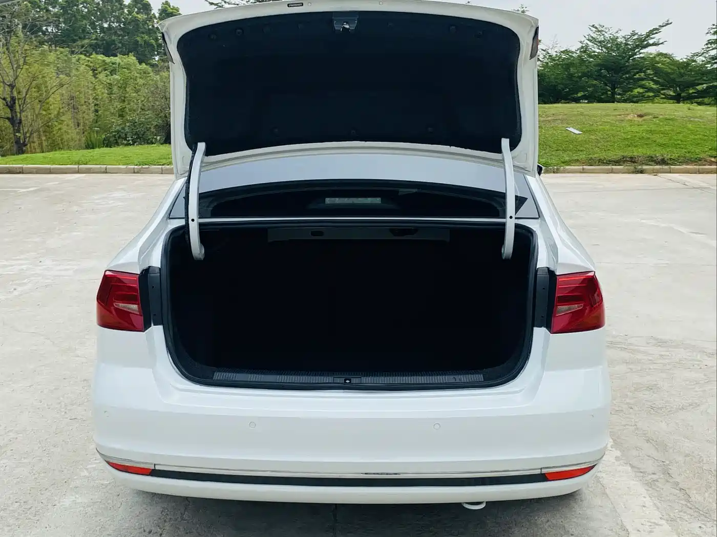 Volkswagen Bora 2016 Model 1.6L Automatic Comfort фото 8