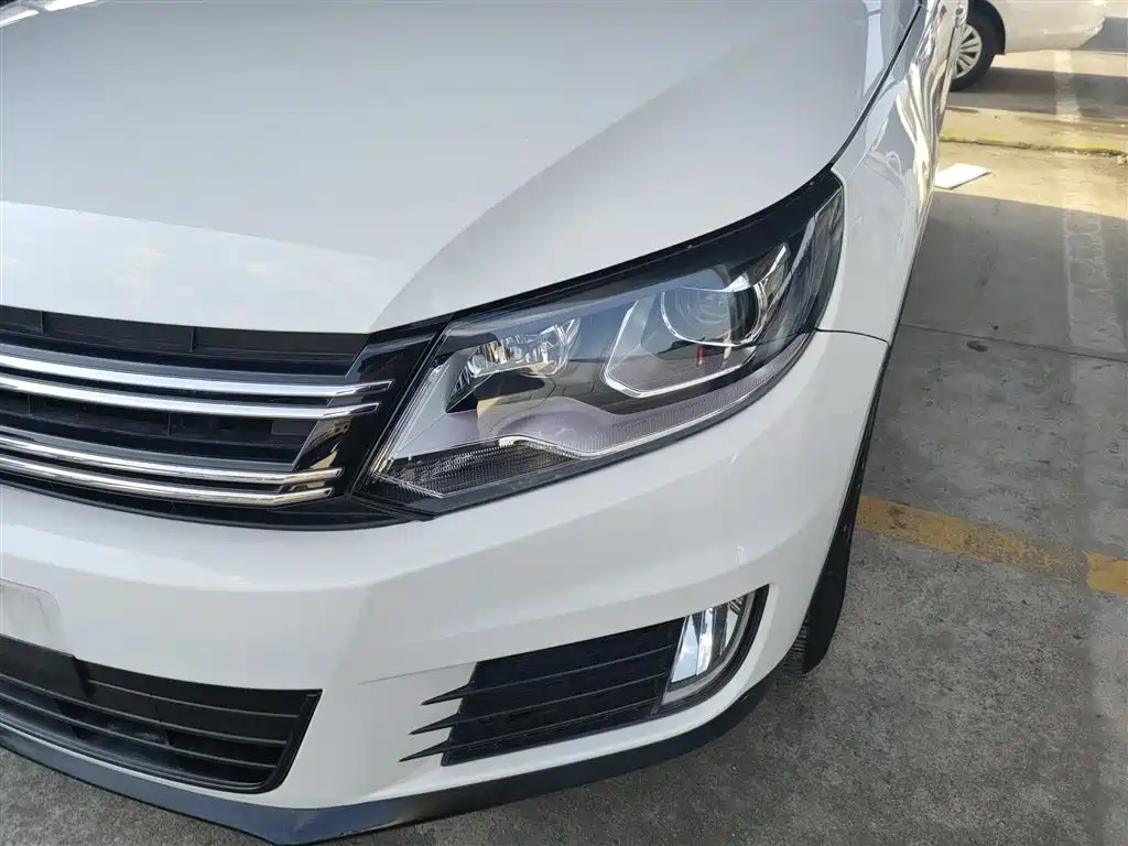 Volkswagen Tiguan 2015 1.8TSI Automatic 2WD Trendline фото 24