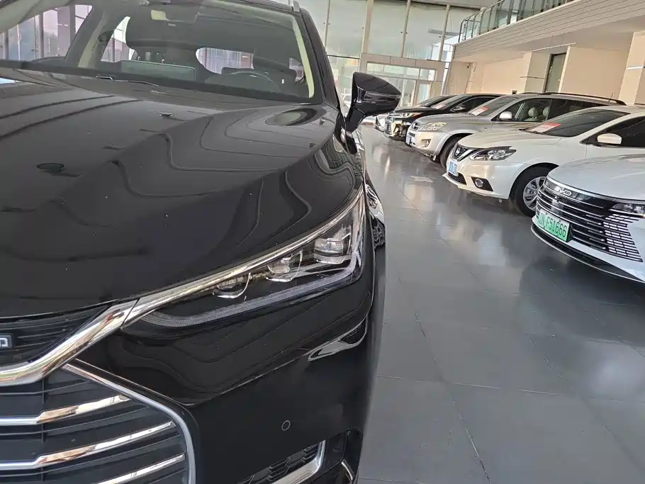 BYD Tang 2019 2019 2.0T Automatic Smart Connect Noble 7-seater China VI