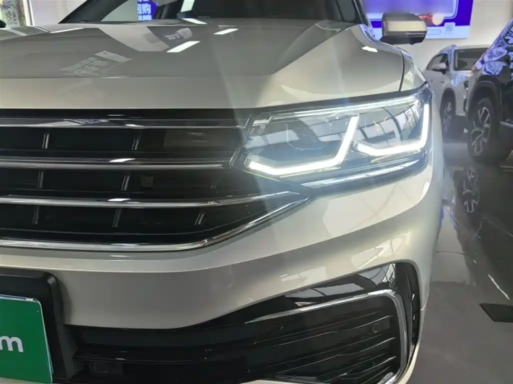 Volkswagen Tiguan L 2022 330TSI Auto 2WD R-Line Premium Edition фото 18