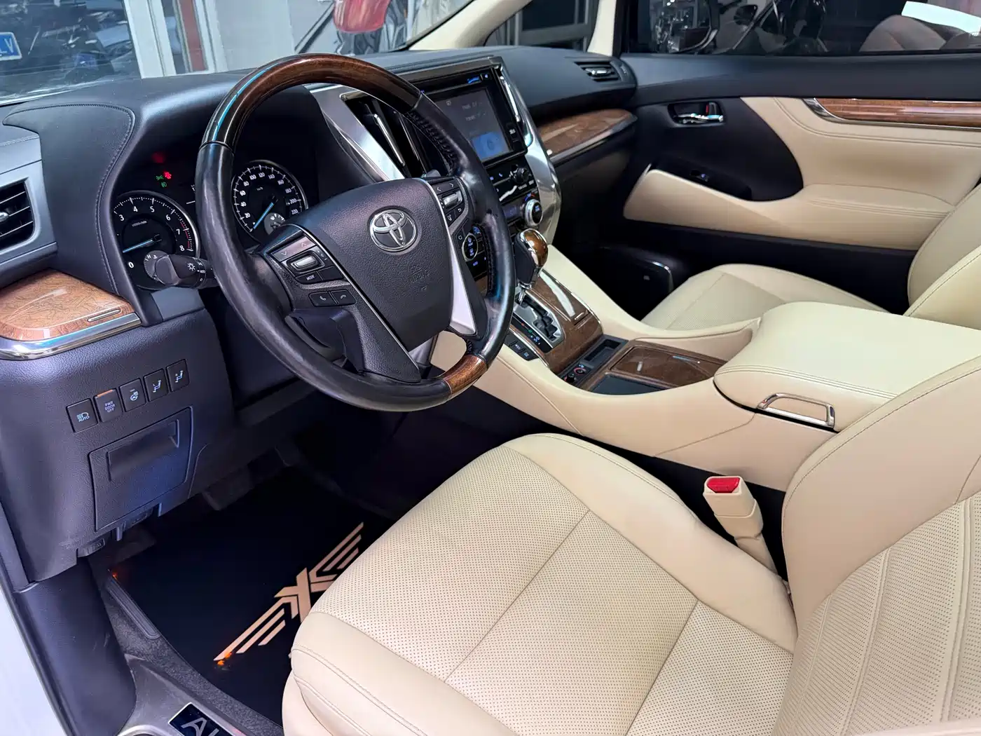 Toyota Alphard 2018 3.5L Premium фото 13