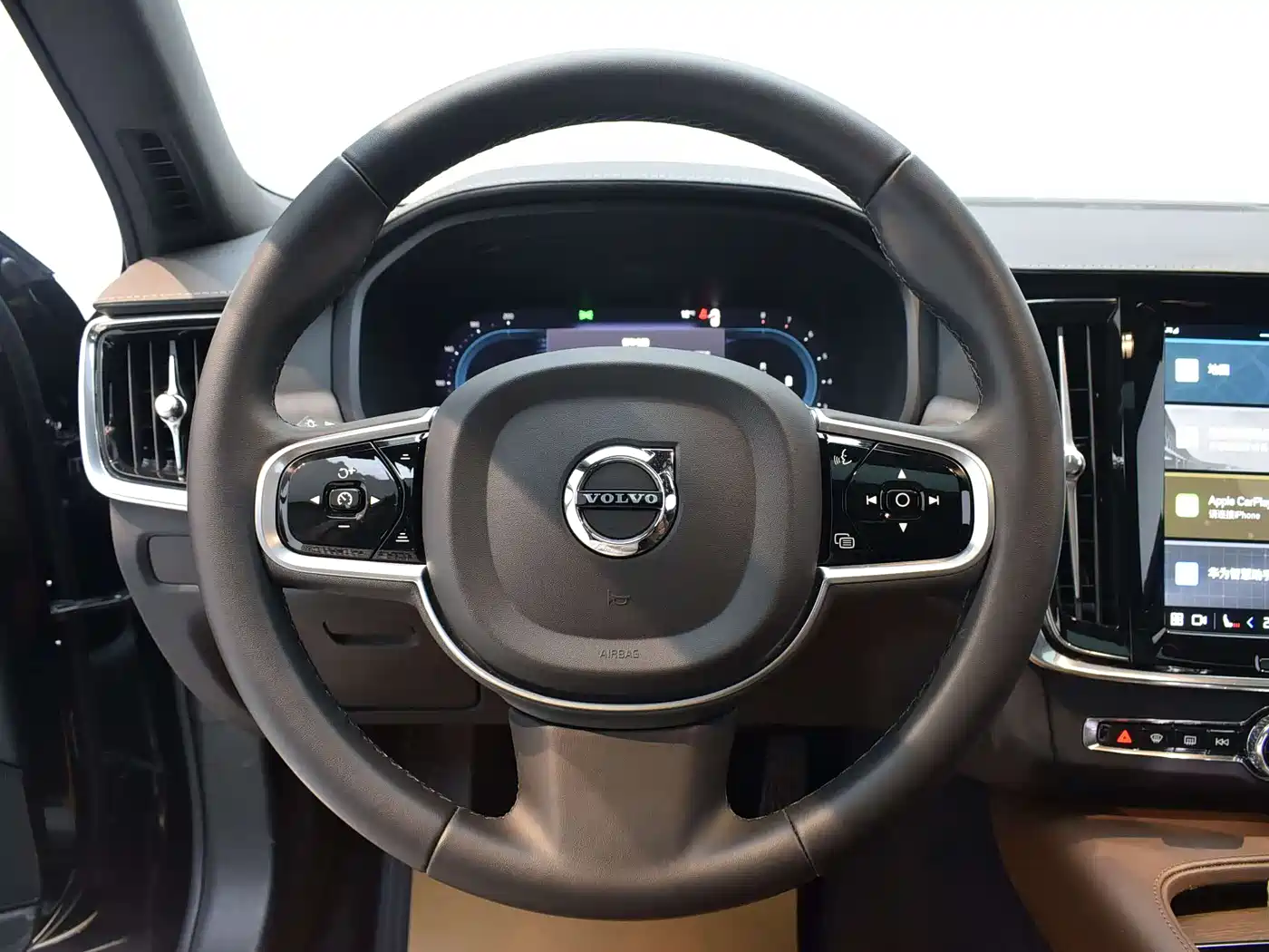 VOLVO S90