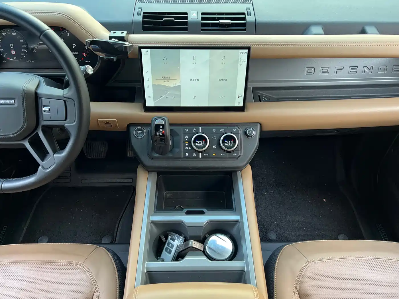Land Rover Defender 2025 110 3.0T P400 -Dynamic HSE фото 7