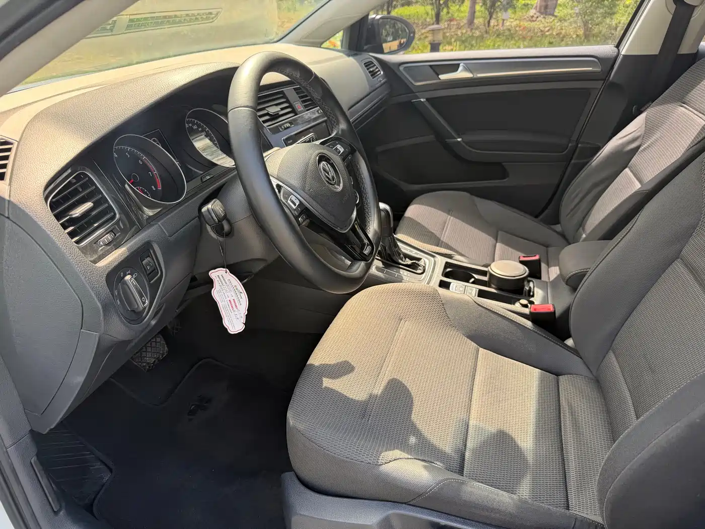 Volkswagen Golf 2017 230TSI Auto Comfort Millionth Anniversary Edition фото 4