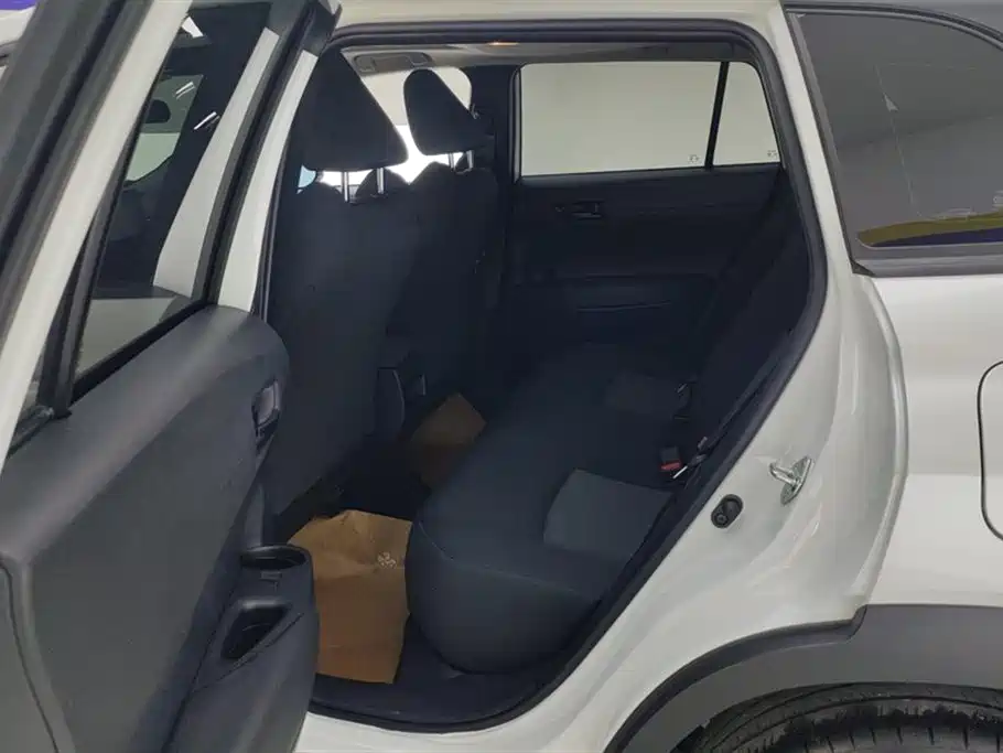 Toyota Frontlander 2022 2.0L CVT Leading Edition фото 11