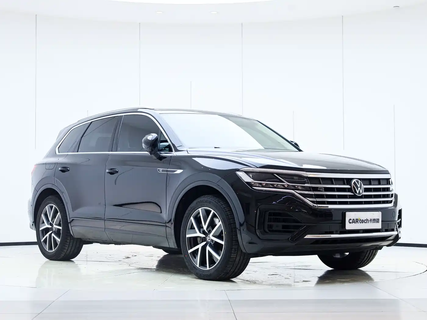 Volkswagen Touareg 2022 3.0TSI Rui Xiang Edition Classic Sport Package фото 7