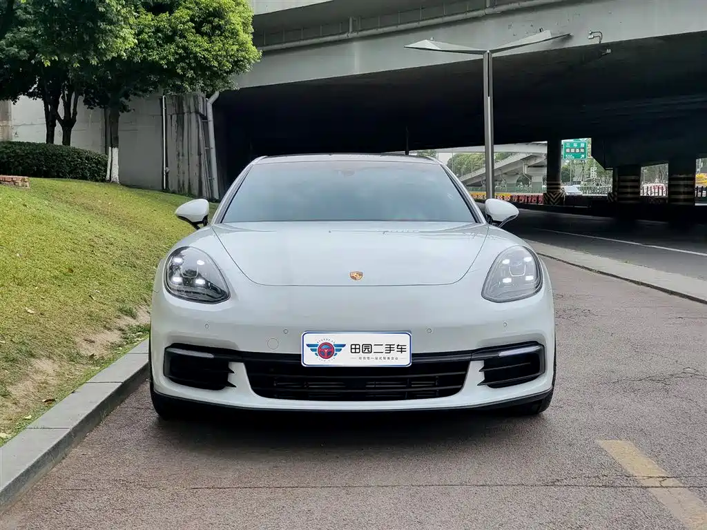 Porsche Panamera 2017 Panamera 3.0T фото 2