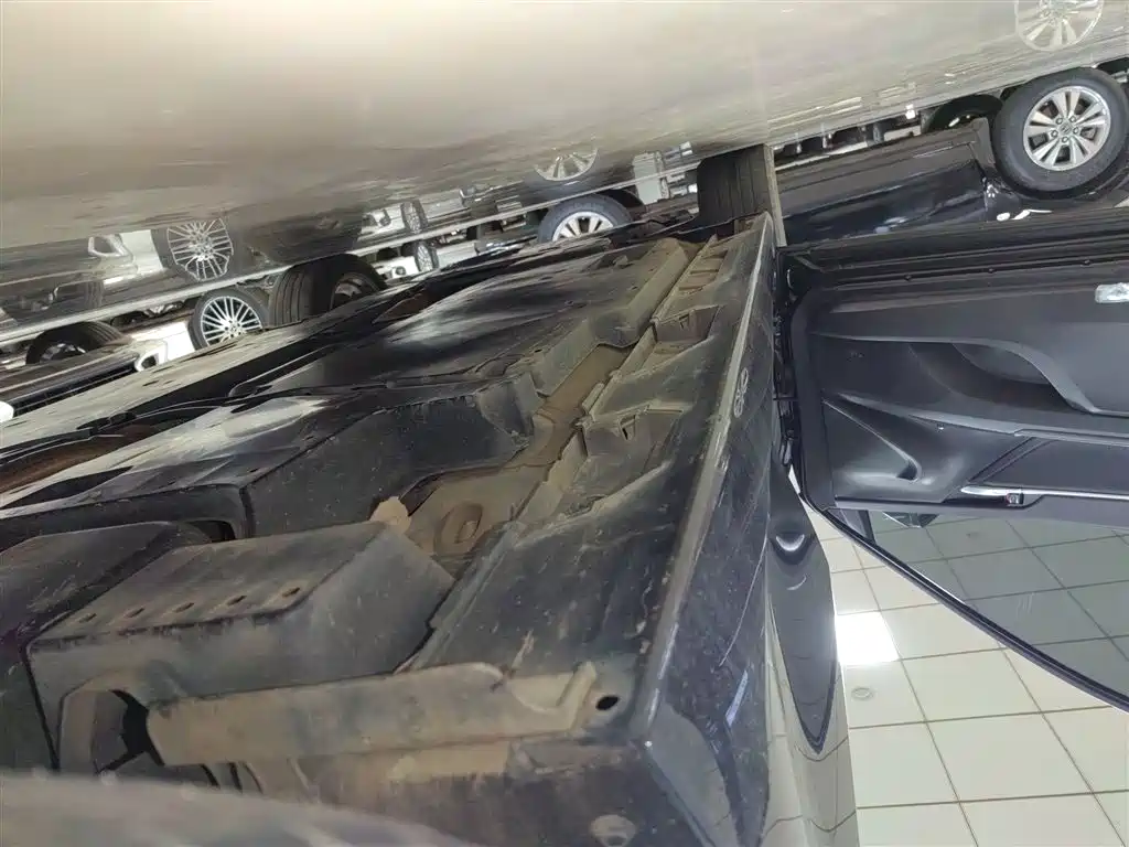 Toyota Camry 2023 Hybrid 2.5HGVP Leading Edition фото 21