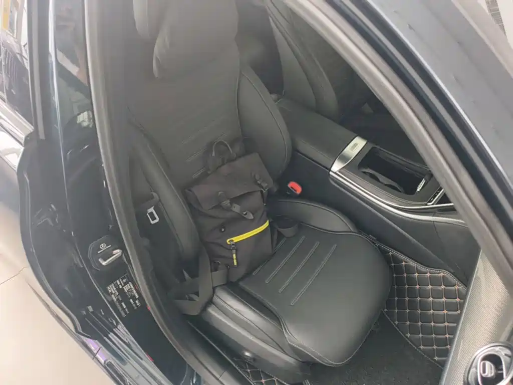 Фото 25 - Mercedes-Benz C-Class