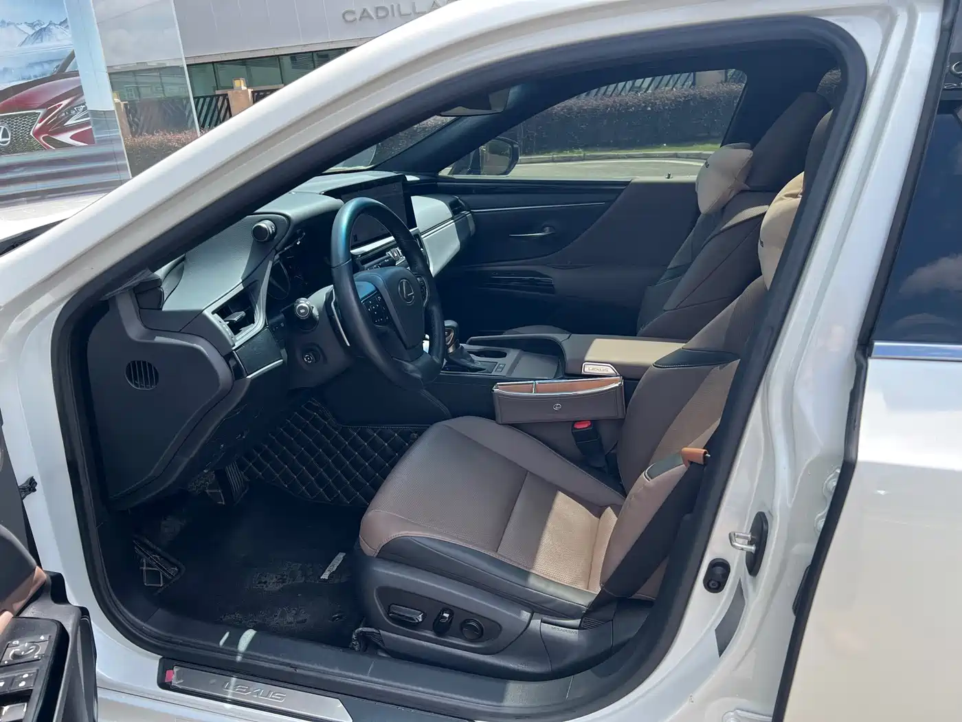 Lexus ES 2022 300h Excellence Edition фото 6