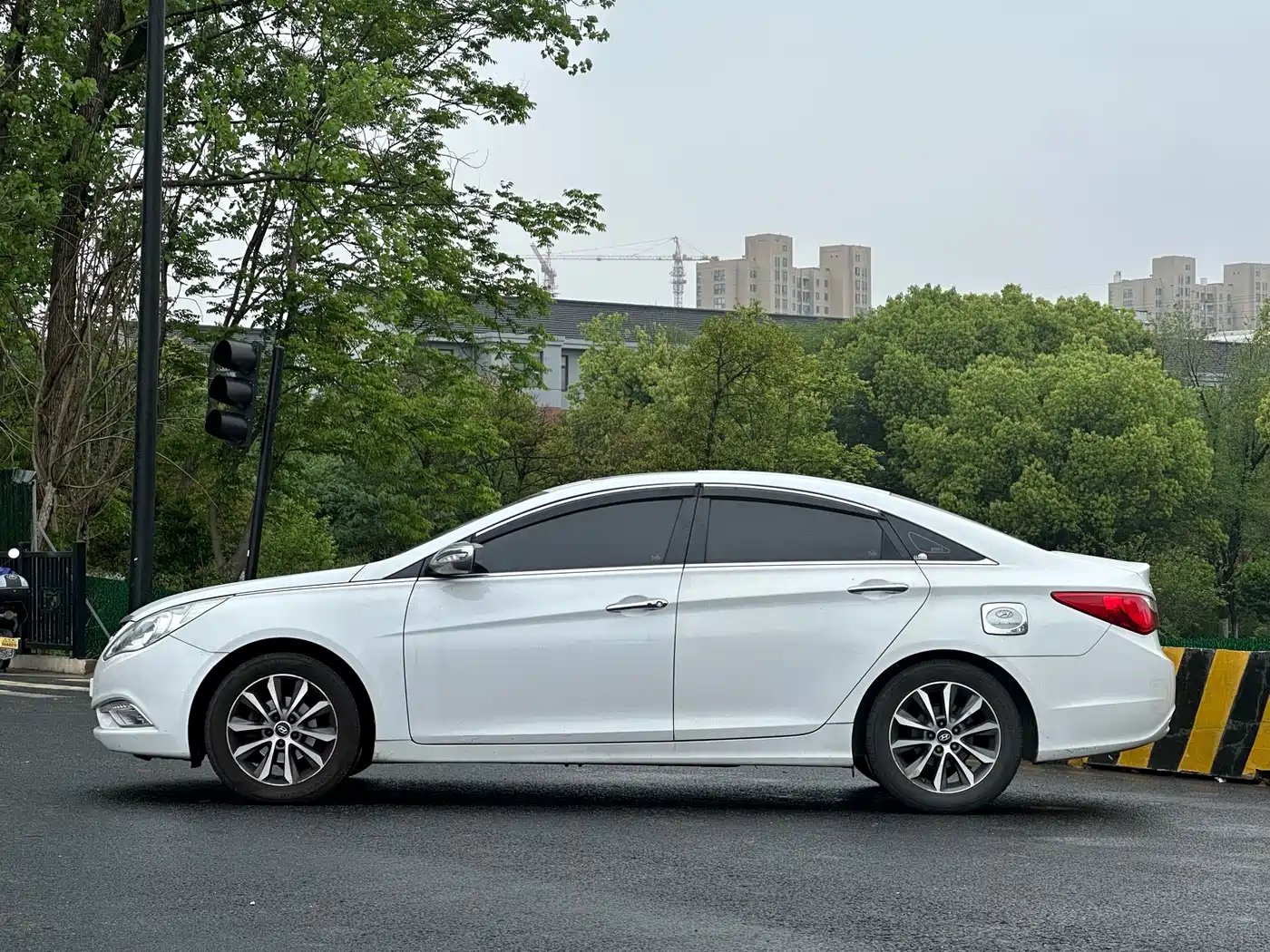 Hyundai Sonata 2013 2.4L Automatic Luxury Edition (China IV) фото 4