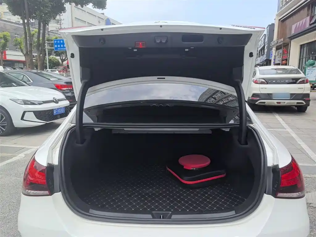Mercedes-Benz A-Class 2019 A 200 L Sport Sedan фото 19