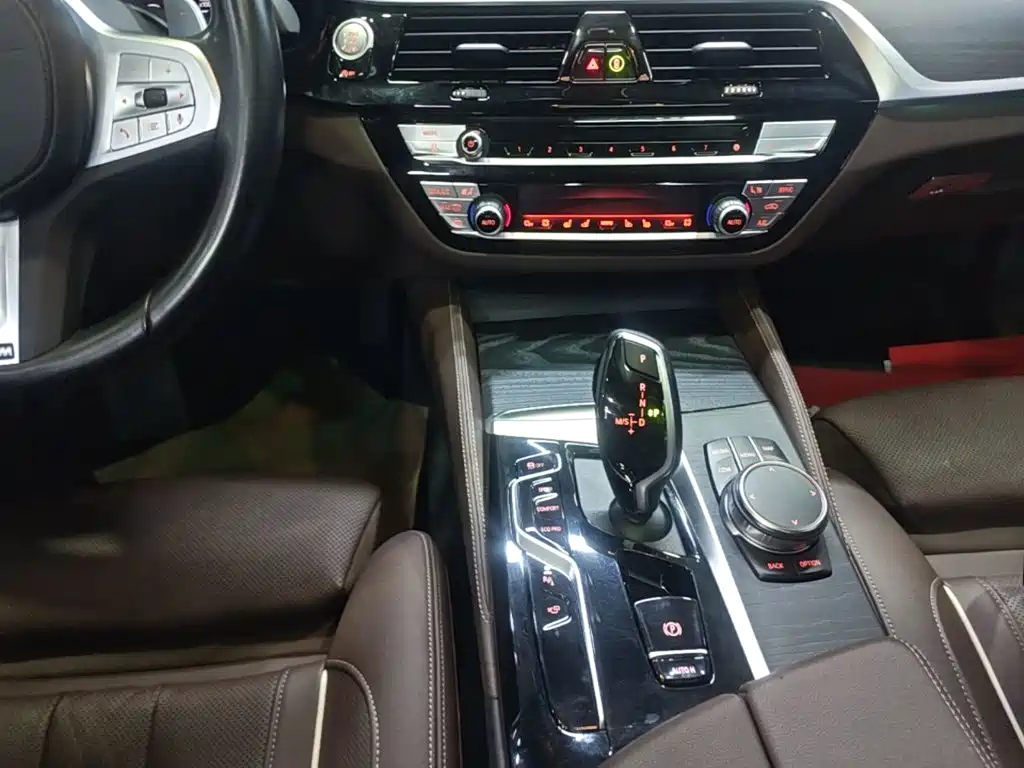 Photo 14 - BMW 5 Series