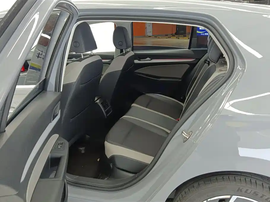 Volkswagen Golf 2023 Facelift 280TSI DSG Pro фото 11
