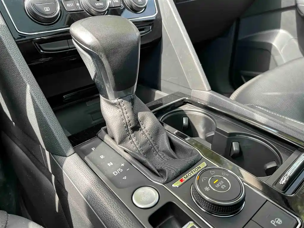 Volkswagen Teramont 2020 380TSI 4WD Luxury Edition China VI фото 12