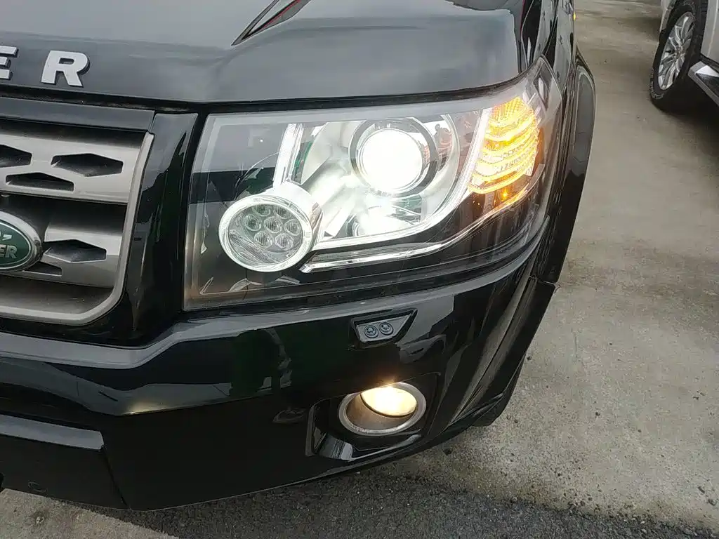 Land Rover Freelander 2 2014 2014 2.0T Si4 SE Gasoline Edition