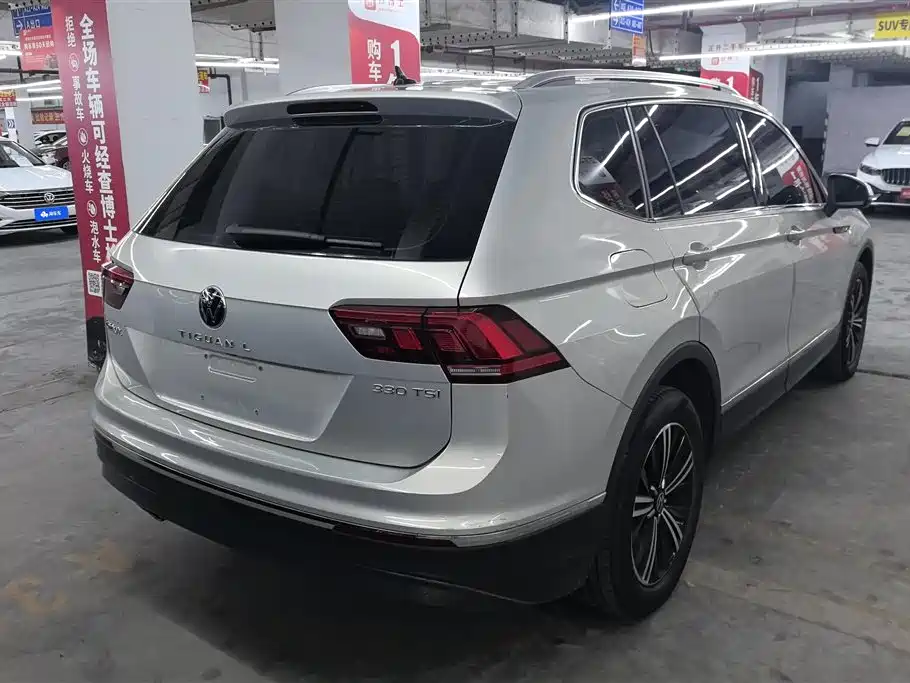 Volkswagen Tiguan L 2021 330TSI Automatic 2WD Smart фото 3