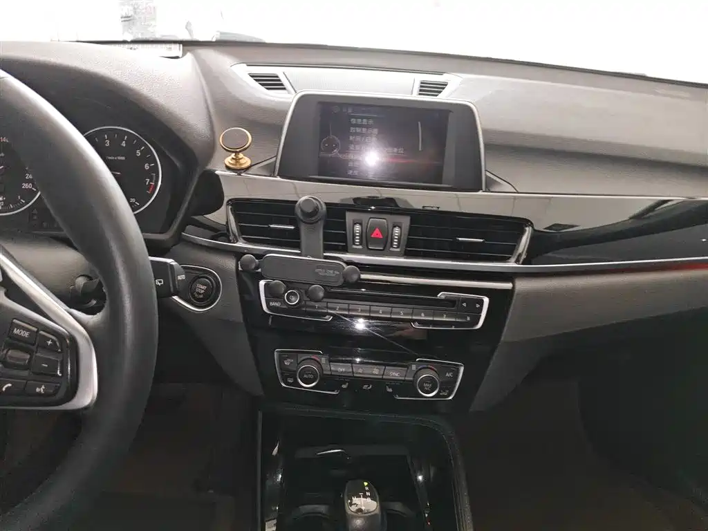 BMW X1 2016 sDrive20Li Luxury Model фото 13