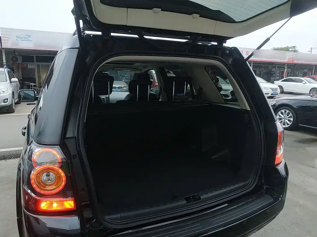 Land Rover Freelander 2 2014 2014 2.0T Si4 SE Gasoline Edition