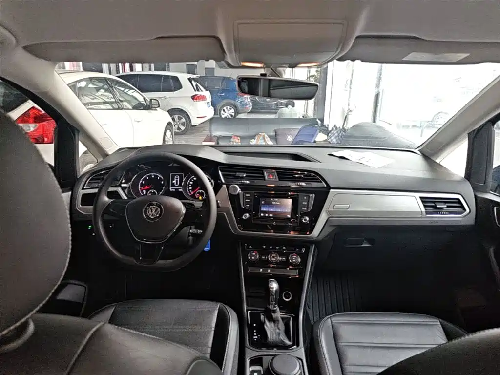 Volkswagen Touran 2016 Touran L 280TSI DSG Comfortline фото 10