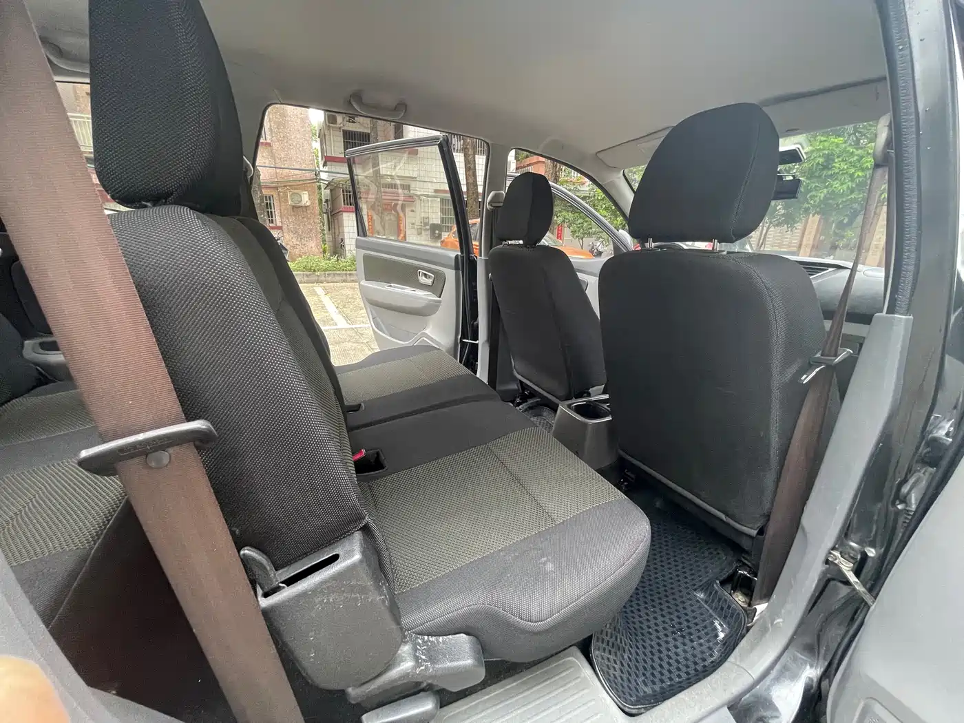 FAW Senya S80 2014 2014 1.5L Manual 7-seater Sport Urban C Edition