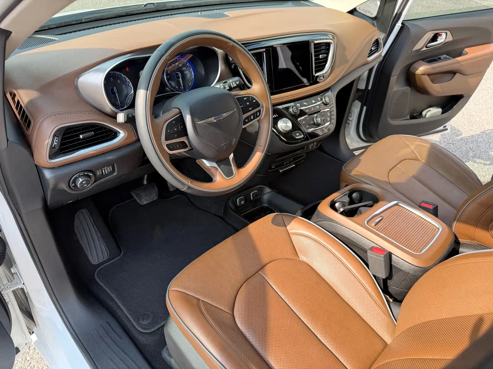 Фото 4 - Chrysler Pacifica