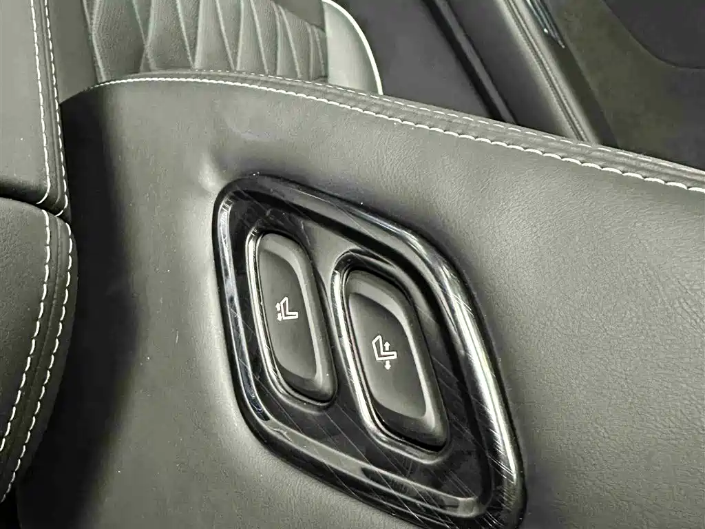GAC Trumpchi Trumpchi GS8 2022 Dual Engine Series 2.0TM 4WD Flagship Edition (6-Seater) фото 19