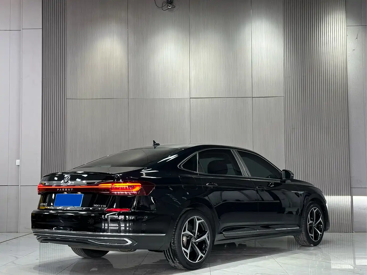 Volkswagen Passat 2024 330TSI Starlight Elite Edition фото 6
