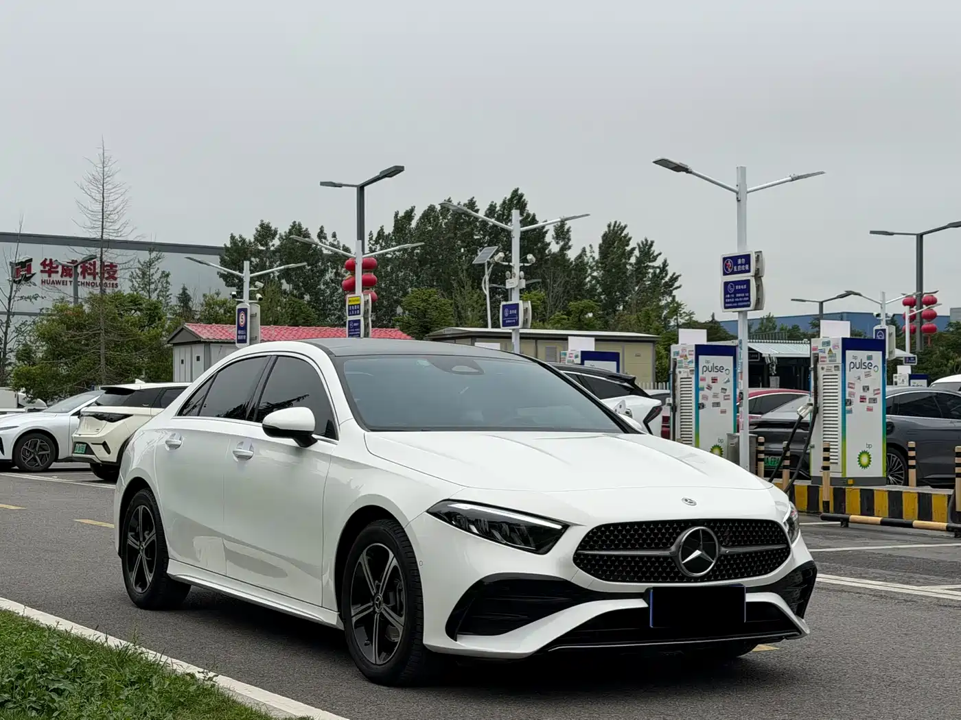 Mercedes-Benz A-Class 2024 A 200 L Fashion Edition фото 3
