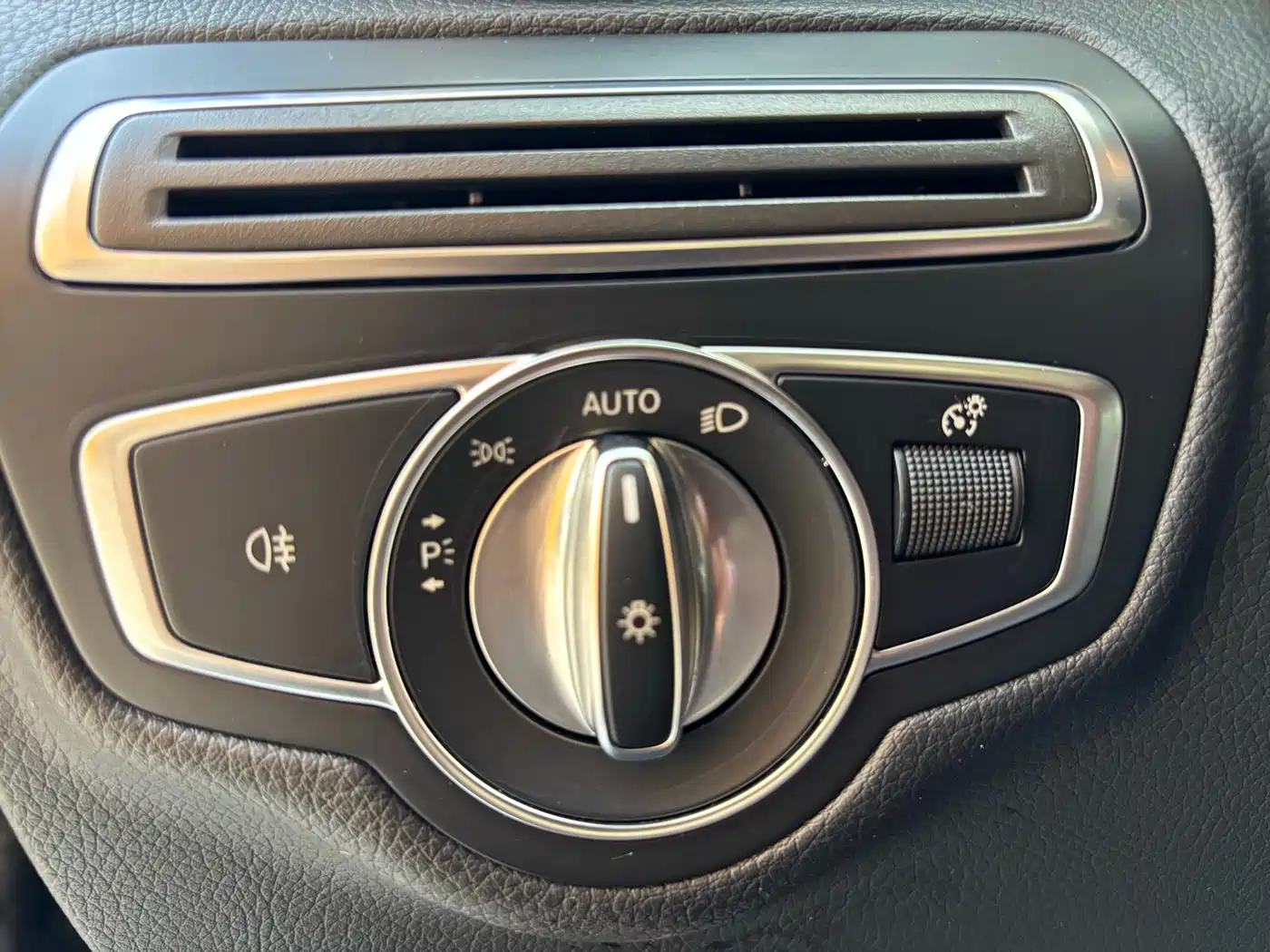 Mercedes-Benz GLC 2020 Facelift GLC 300 L 4MATIC Luxury фото 32