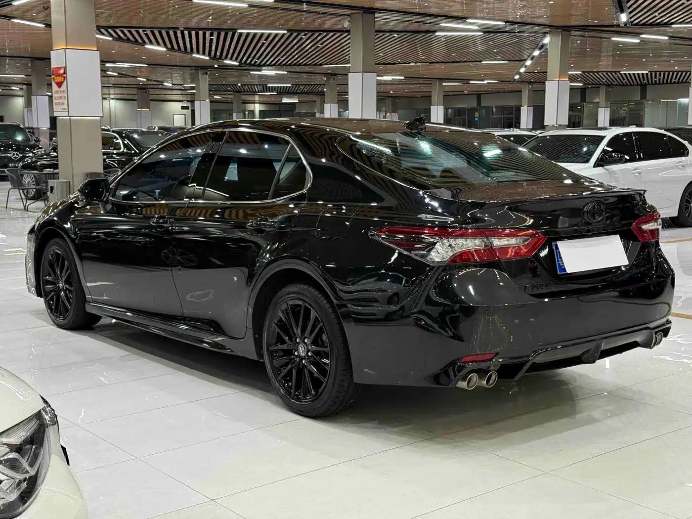 Toyota Camry 2023 2.5S Knight Edition фото 7