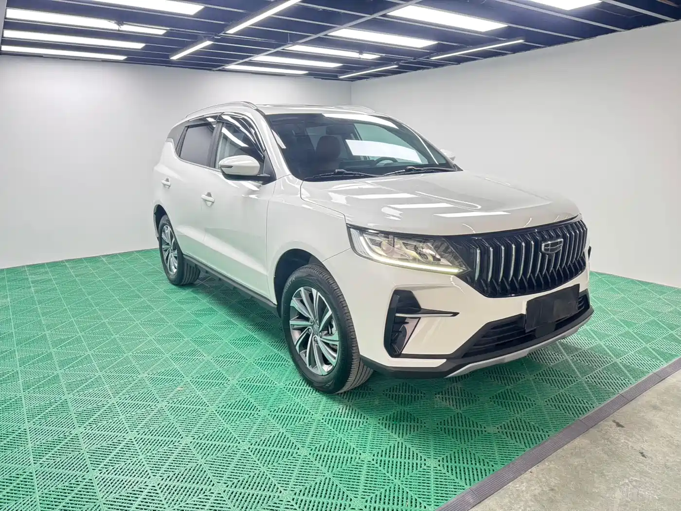 GEELY AUTOMOBILE VISION X6