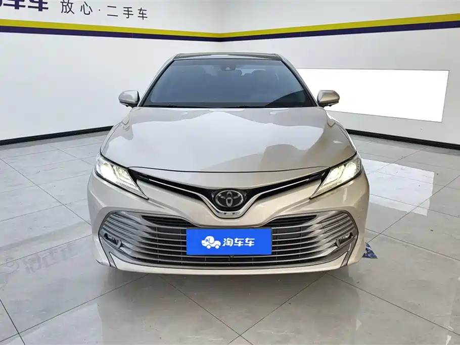 Toyota Camry 2018 2.5G Luxury Edition фото 2