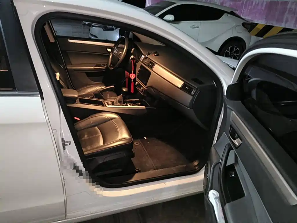 Qoros 3 2015 2014 Sedan 1.6L Automatic Joy