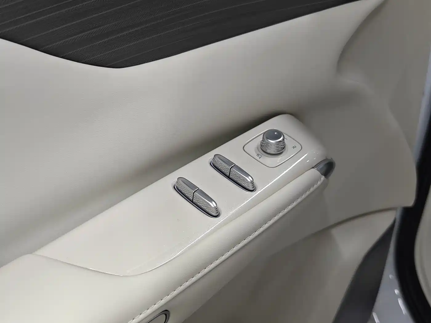 Buick Zhijing Shijia 2026 Model PHEV Base Version фото 14