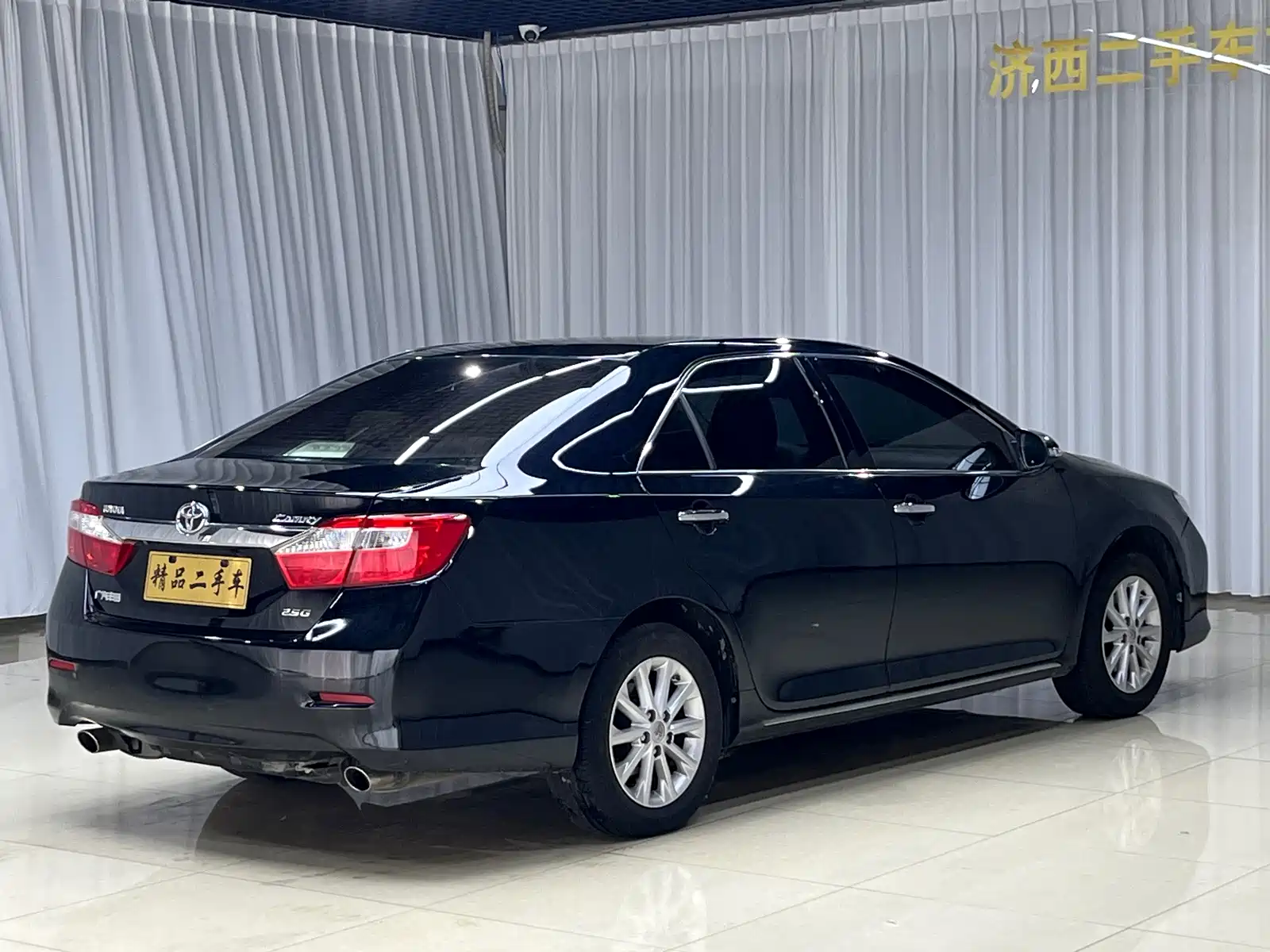 Фото 7 - Toyota Camry