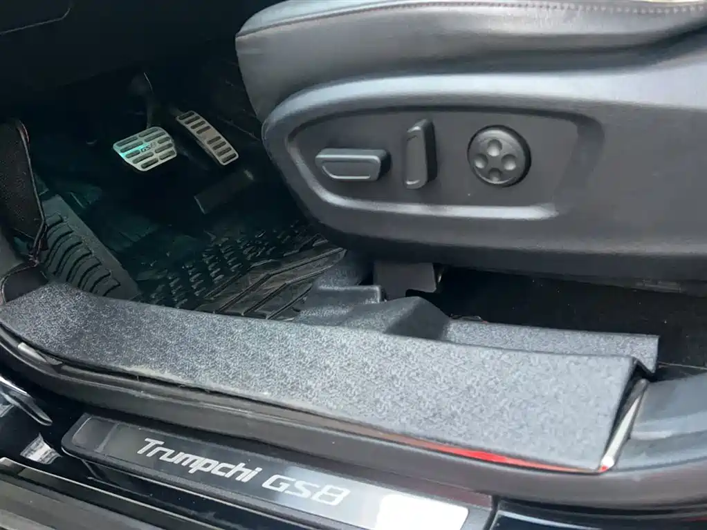 GAC Trumpchi Trumpchi GS8 2017 320T AWD Luxury Smart Connect (7-Seater) фото 23