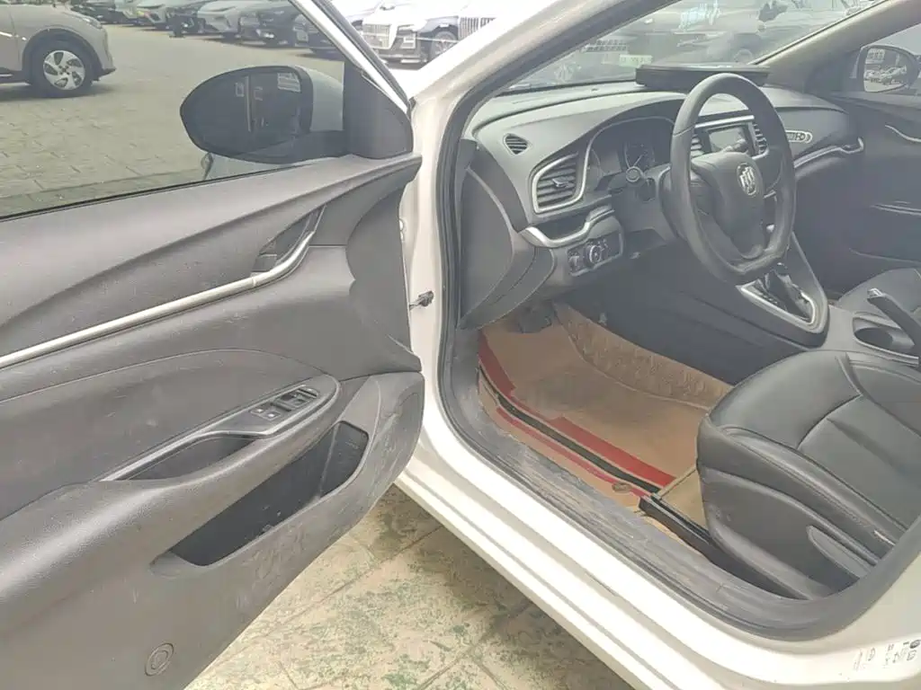 Фото 16 - Buick Excelle