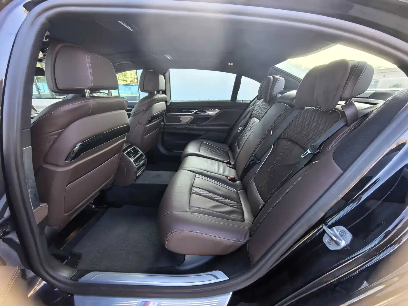 BMW 7 Series 2021 Model 730Li M Sport Package фото 10