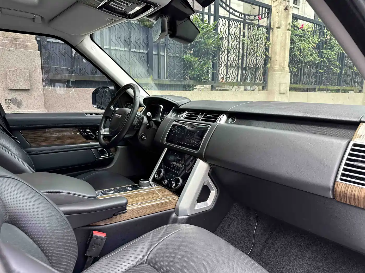 Land Rover Range Rover 2018 3.0 SC V6 Vogue Heritage Edition фото 12