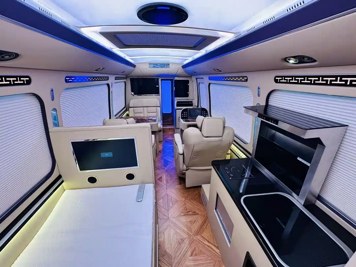 Toyota Coaster 2019 4.0L Luxury Vehicle GRB53L-ZCMEK 20-seater 9GR фото 3
