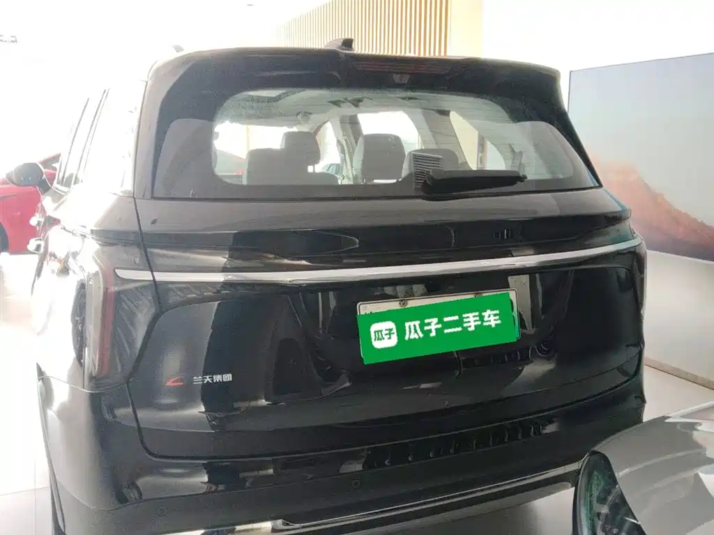 Hongqi HS7 PHEV 2024 2.0T PHEV 4WD Flagship Edition 6-seater фото 6