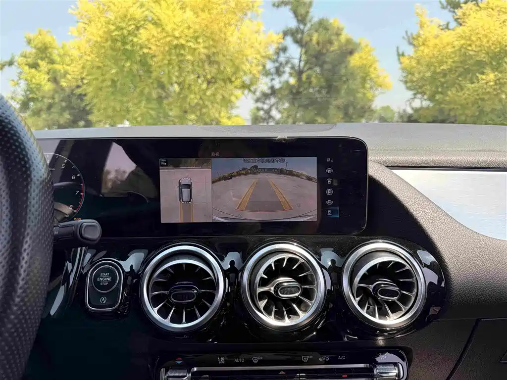 MERCEDES-BENZ GLA AMG