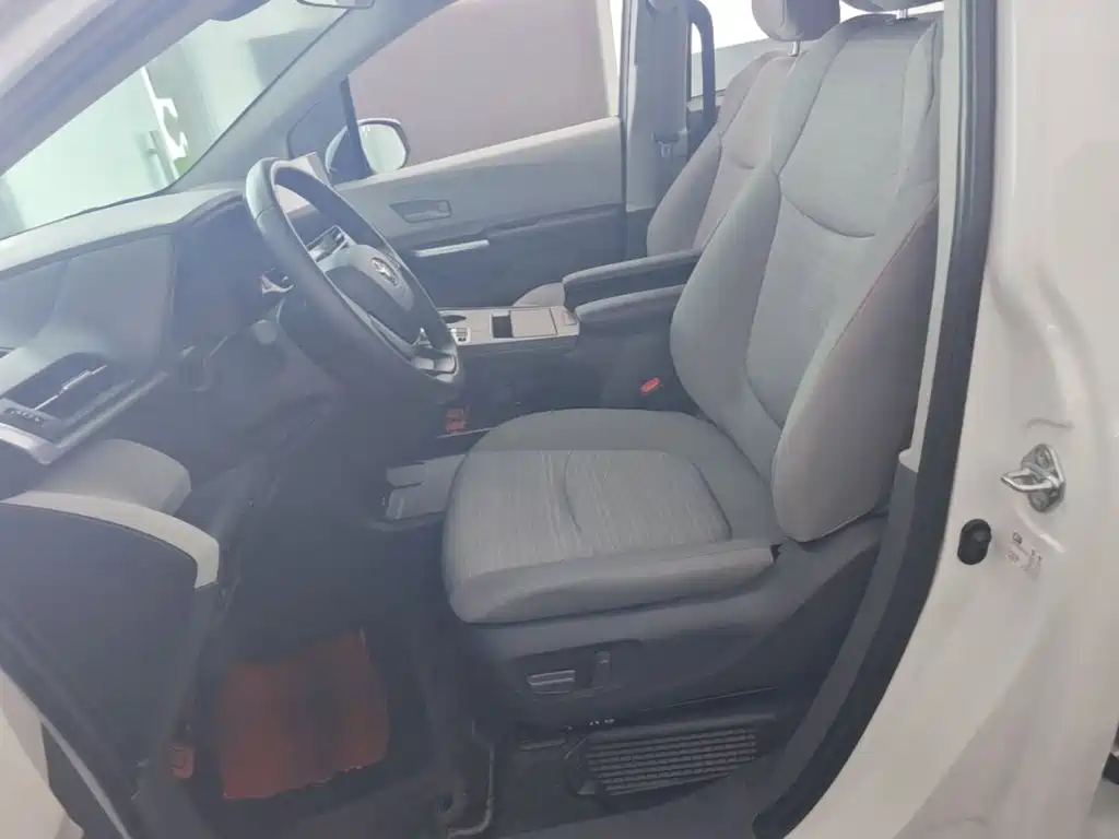 Toyota Sienna, миниатюра 15