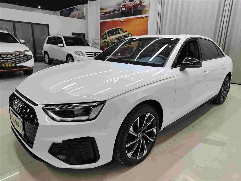 Audi A4L 2023 40 TFSI Luxury Sport