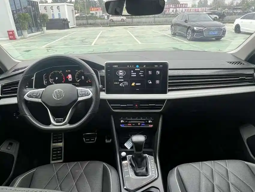 Volkswagen Tiguan L 2023 330TSI Auto 2WD R-Line Premium Edition фото 5