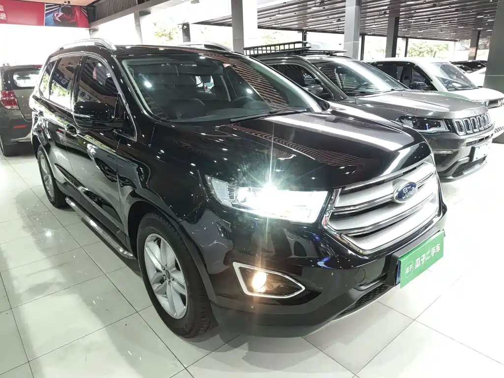 Фото 4 - Ford Edge