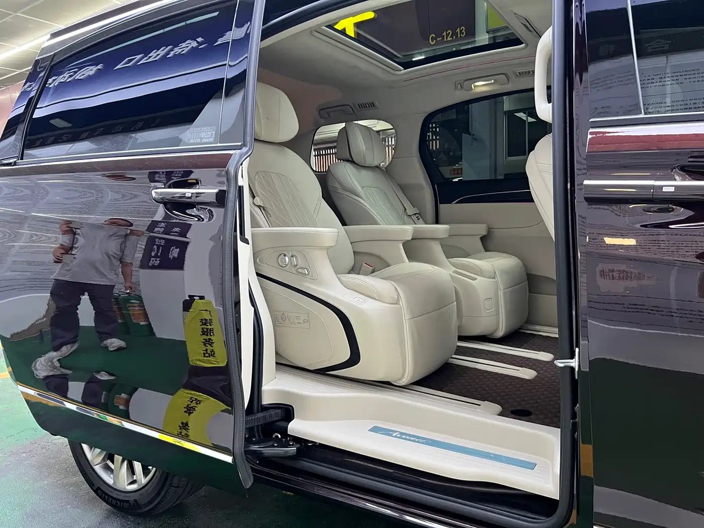 Buick GL8 2021 Avenir Aivia 7-Seater Family Edition фото 18