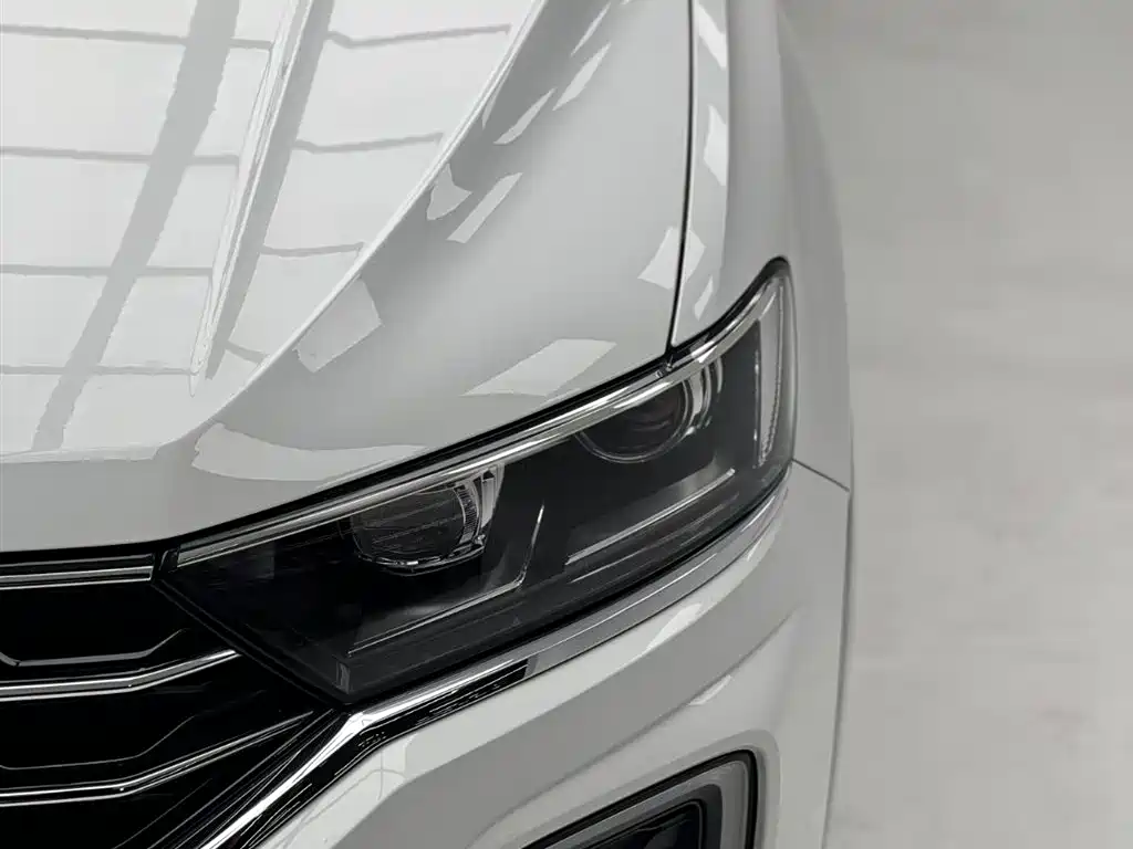 Фото 4 - Volkswagen T-ROC
