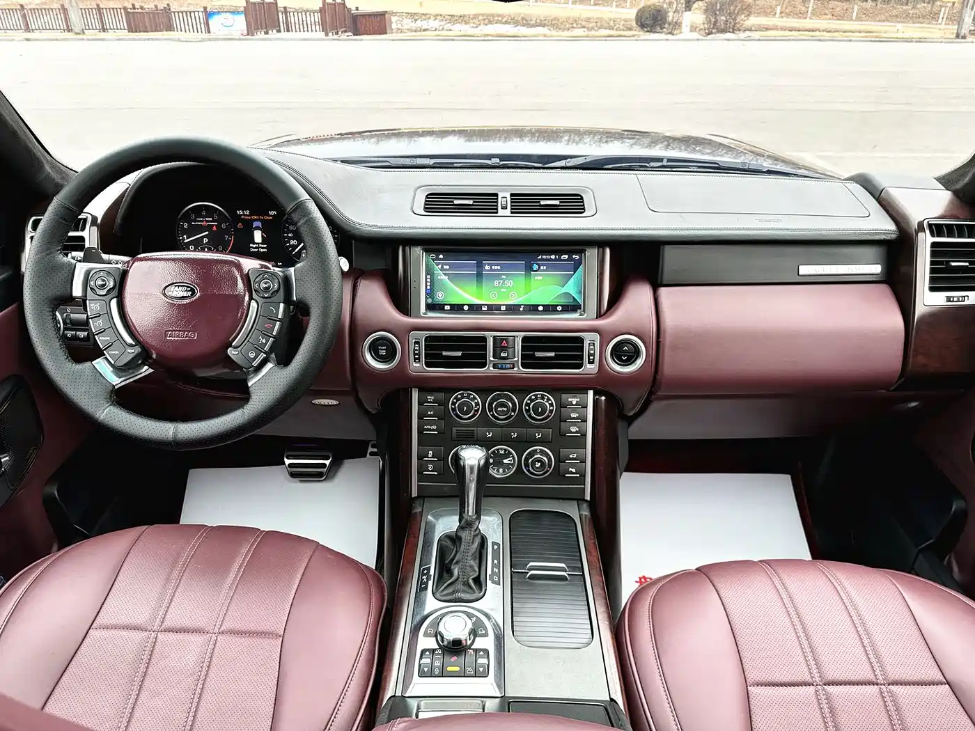 Land Rover Range Rover 2012 5.0 NA V8 фото 7